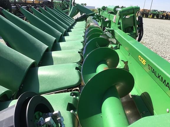 Image of John Deere C12F equipment image 4
