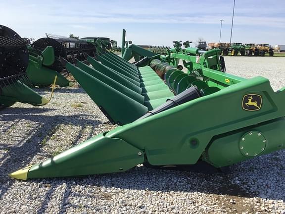 Image of John Deere C12F equipment image 2