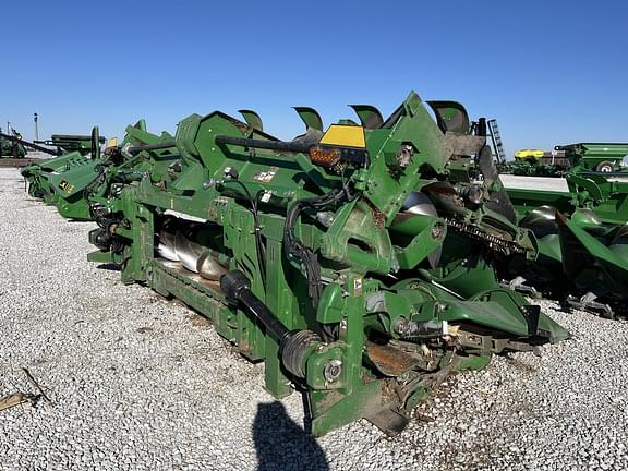 Image of John Deere C12F equipment image 2