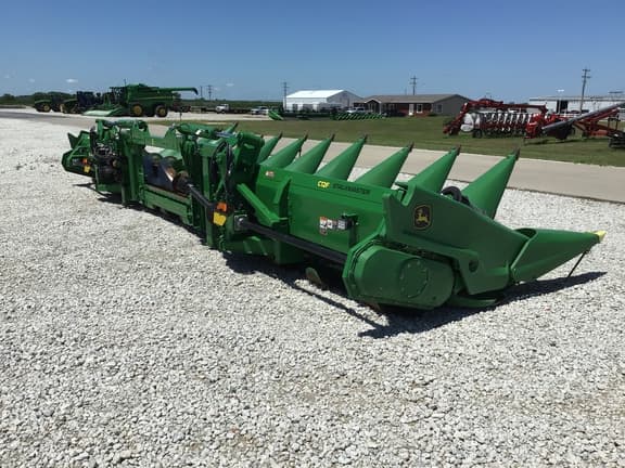 Image of John Deere C12F equipment image 3