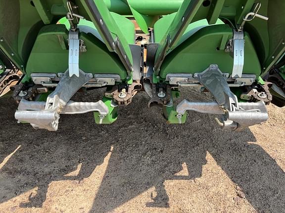 Image of John Deere C12F equipment image 4