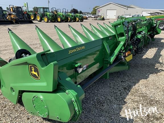 Image of John Deere C12F equipment image 4