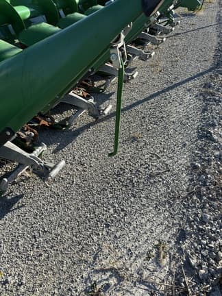 Image of John Deere C12F equipment image 4