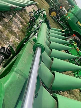 Image of John Deere C12F equipment image 3