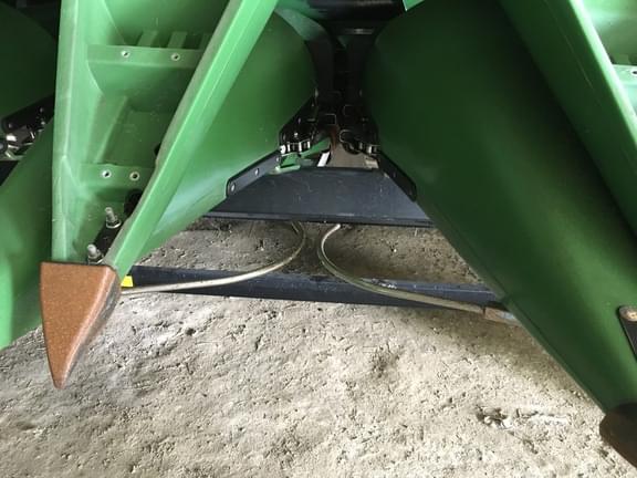 Image of John Deere C12F equipment image 3