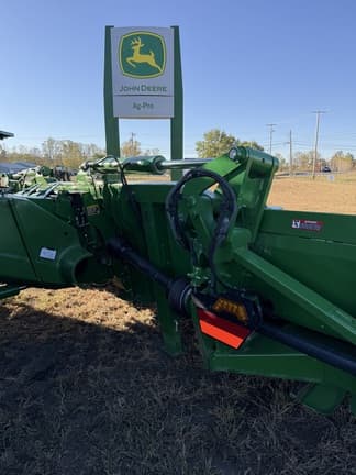 Image of John Deere C12F equipment image 4
