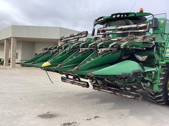 Image of John Deere C12F equipment image 3