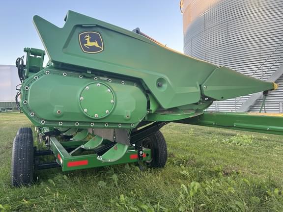 Image of John Deere C12F equipment image 4
