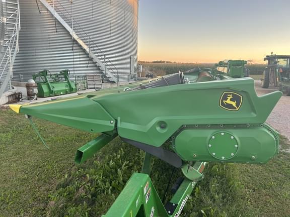 Image of John Deere C12F equipment image 1