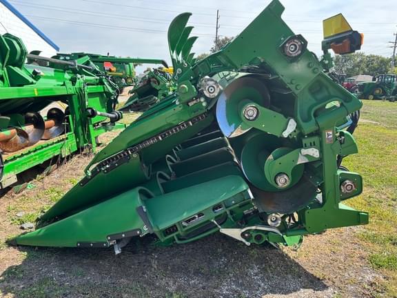 Image of John Deere C12F equipment image 2