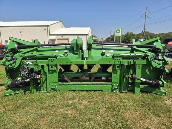 Image of John Deere C12F equipment image 4