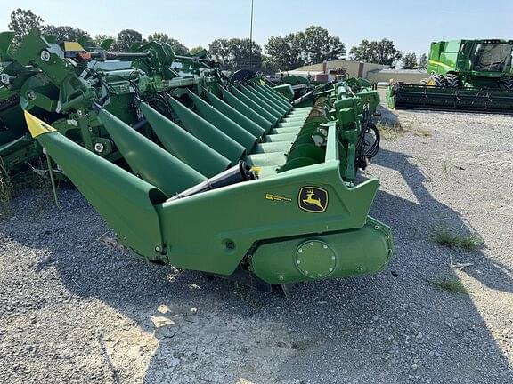 Image of John Deere C12F equipment image 1