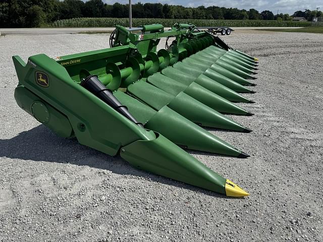 Image of John Deere C12F equipment image 1