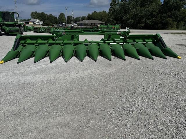 Image of John Deere C12F equipment image 3