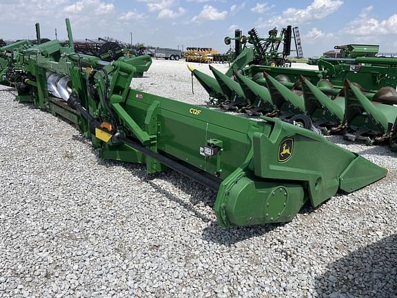 Image of John Deere C12F equipment image 4