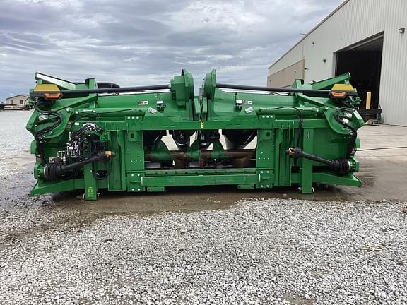 Image of John Deere C12F equipment image 3