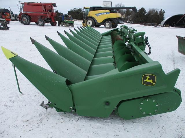 Image of John Deere C12F equipment image 4