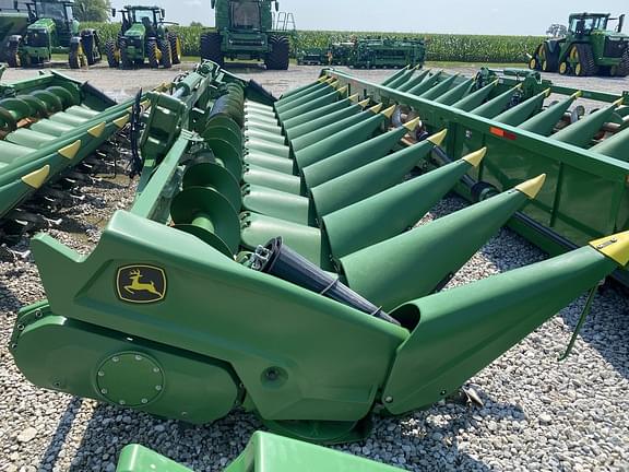 Image of John Deere C12F equipment image 1