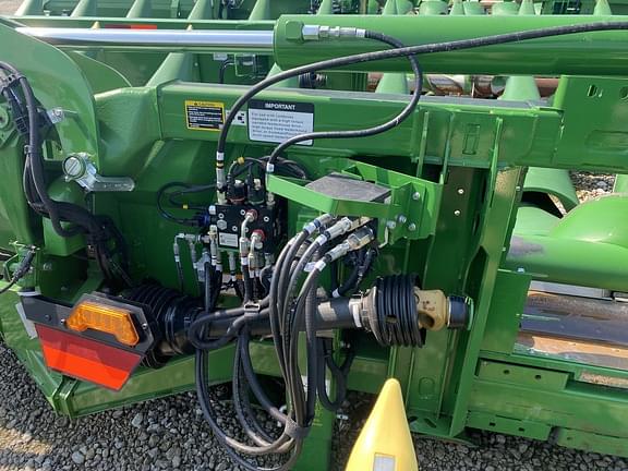 Image of John Deere C12F equipment image 4