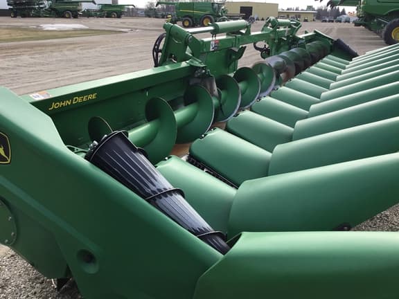Image of John Deere C12F equipment image 2