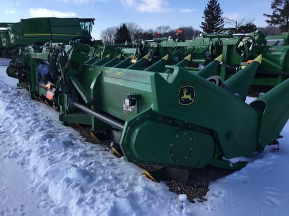 Image of John Deere C12F equipment image 4