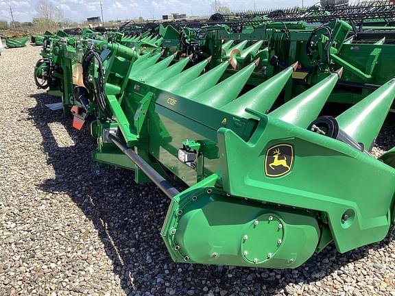 Image of John Deere C12F equipment image 3