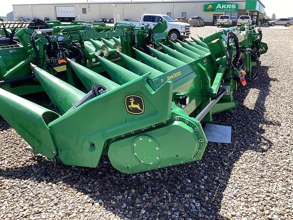 Image of John Deere C12F equipment image 4