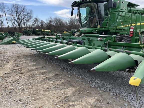 Image of John Deere C12F equipment image 4