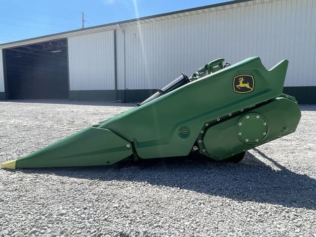 Image of John Deere C12F equipment image 2