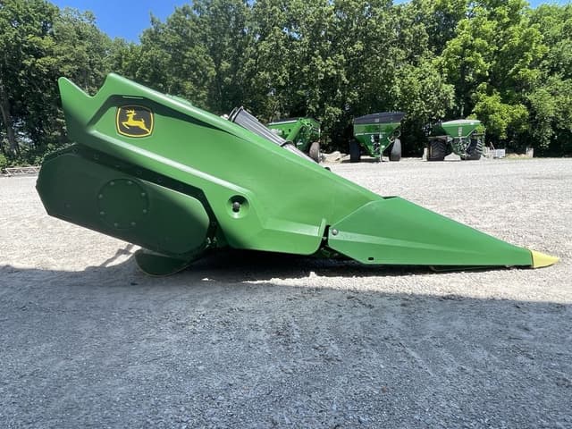 Image of John Deere C12F equipment image 3