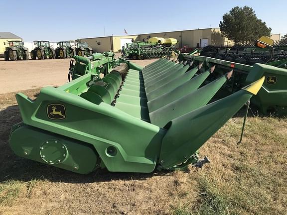 Image of John Deere C12F equipment image 2