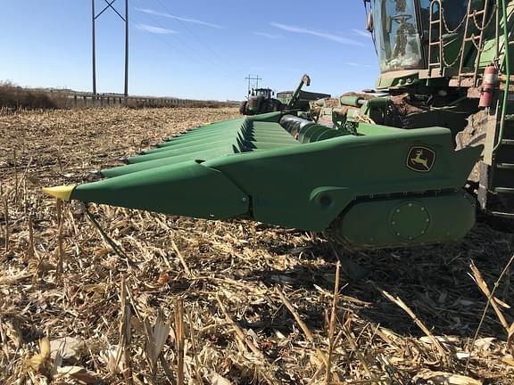 Image of John Deere C12F equipment image 2