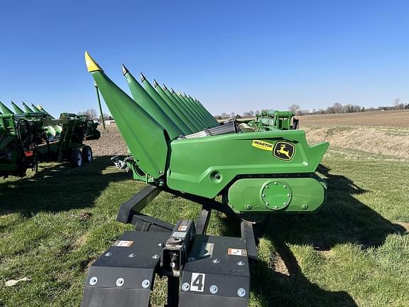 Image of John Deere C12F equipment image 1