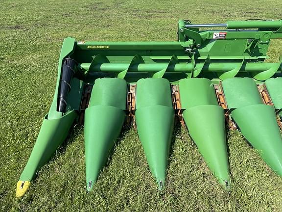 Image of John Deere C12F equipment image 4
