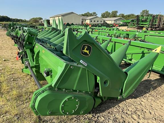 Image of John Deere C12F equipment image 1