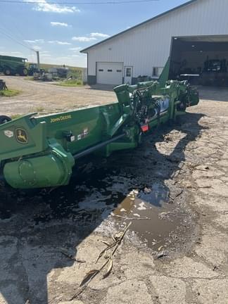 Image of John Deere C12F equipment image 3