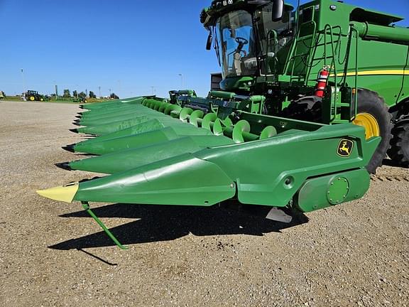 Image of John Deere C12F equipment image 1