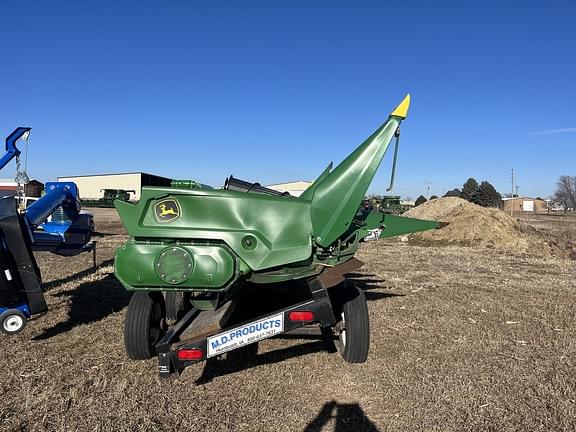 Image of John Deere C12F equipment image 2