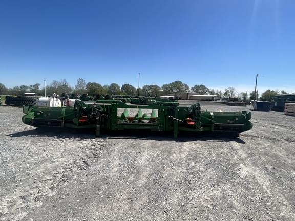 Image of John Deere C12F equipment image 2