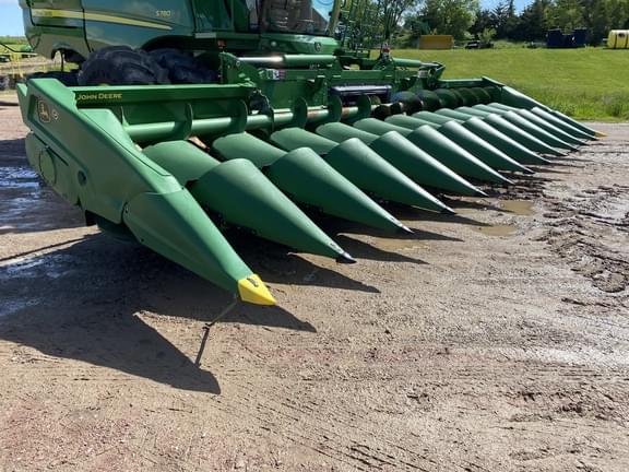 Image of John Deere C12F equipment image 2