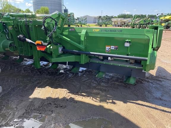 Image of John Deere C12F equipment image 4