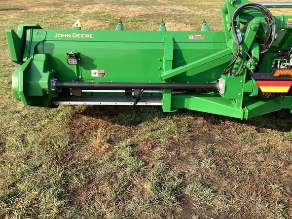 Image of John Deere C12F equipment image 3