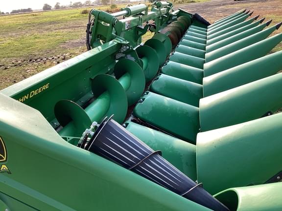 Image of John Deere C12F equipment image 1