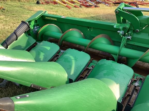 Image of John Deere C12F equipment image 2