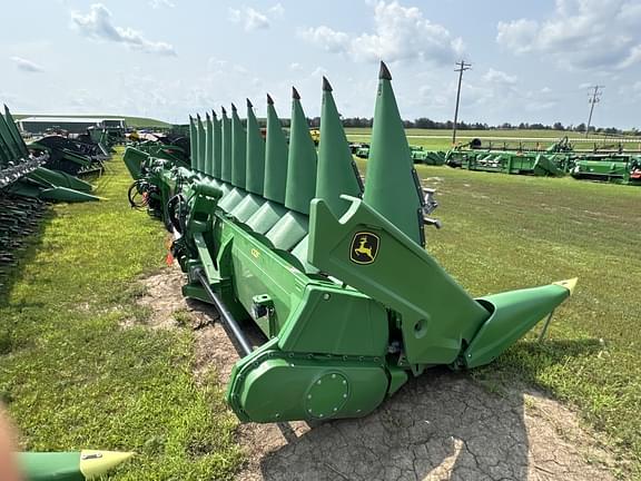 Image of John Deere C12F equipment image 2