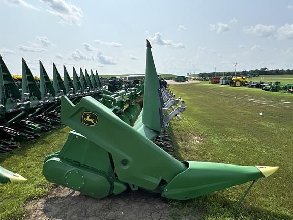 Image of John Deere C12F equipment image 3