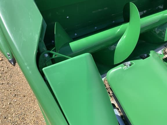Image of John Deere C12F equipment image 4