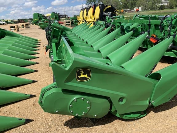 Image of John Deere C12F equipment image 1