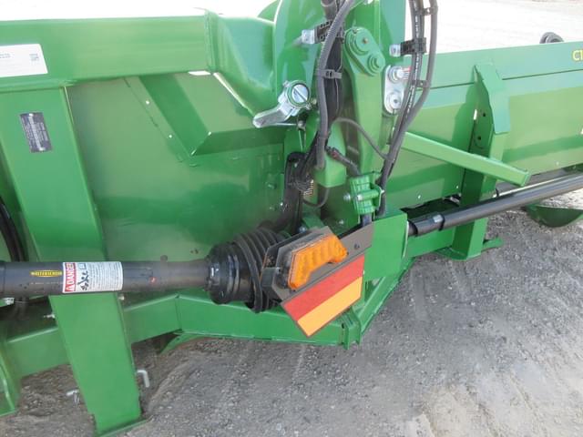 Image of John Deere C12F equipment image 3