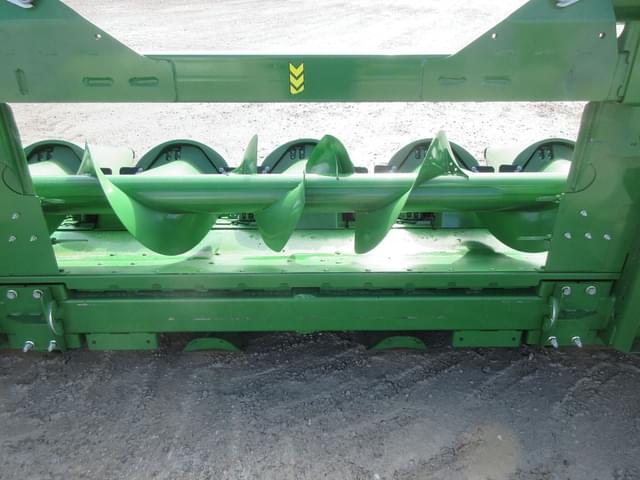 Image of John Deere C12F equipment image 4
